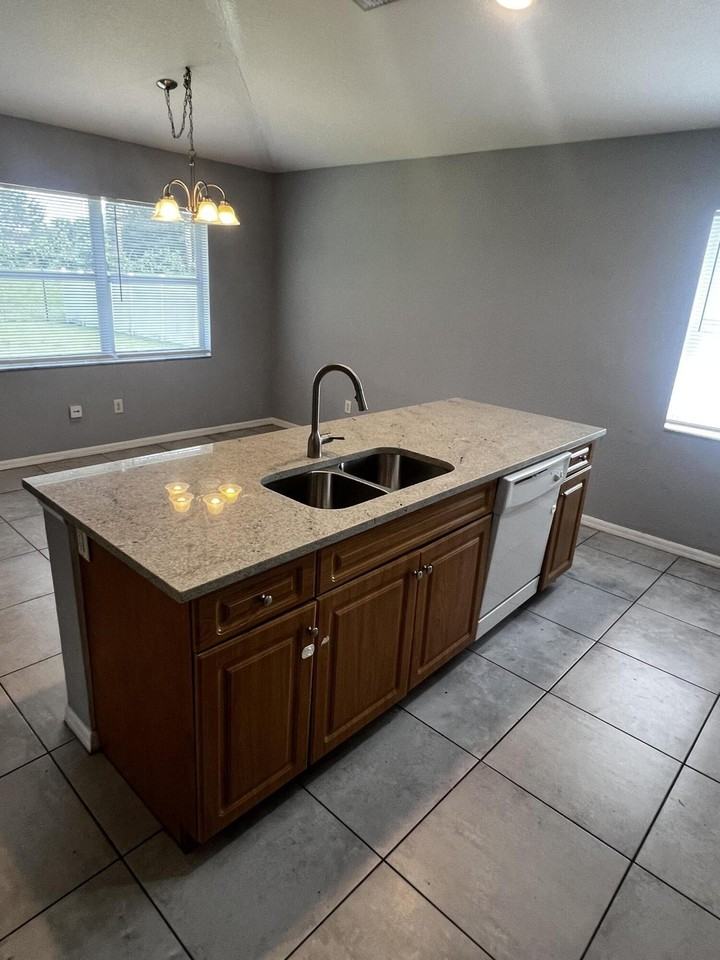 517 Sw Fairway Ave - Photo 6 of 24