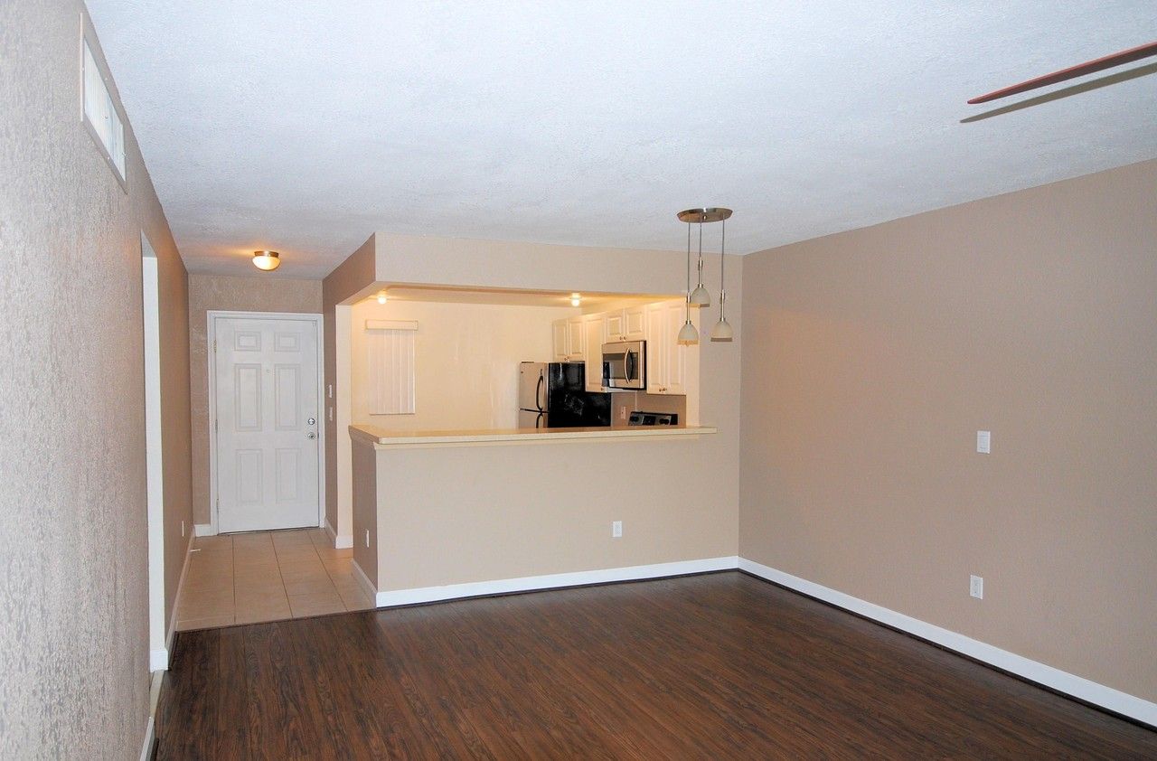 1505 Crescent Cir #C34 - Photo 2 of 11