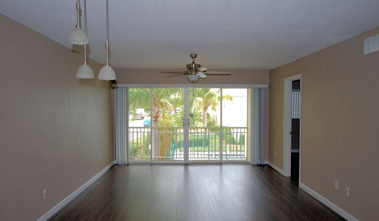 1505 Crescent Cir #C34 - Photo 4 of 11