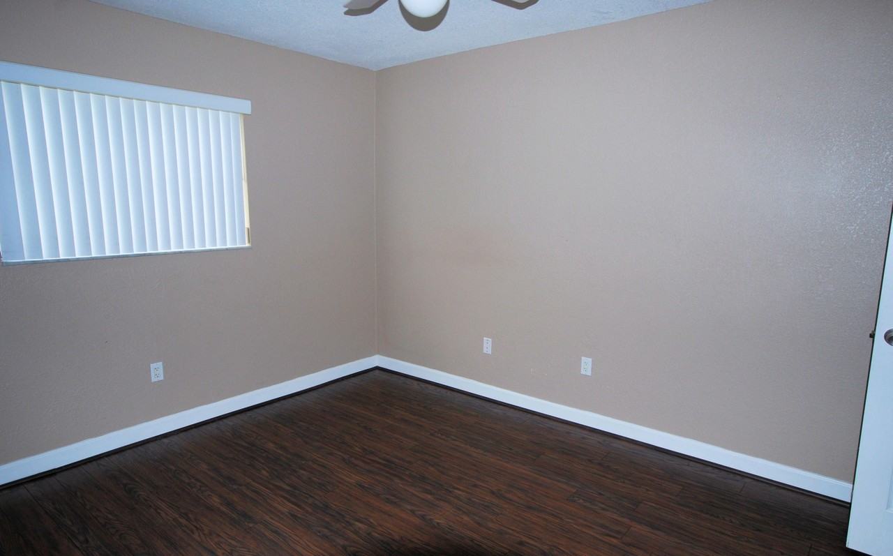 1505 Crescent Cir #C34 - Photo 7 of 11