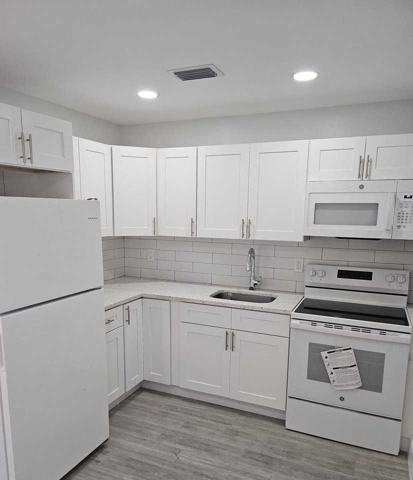 5211 Parker Ave - Photo 6 of 10