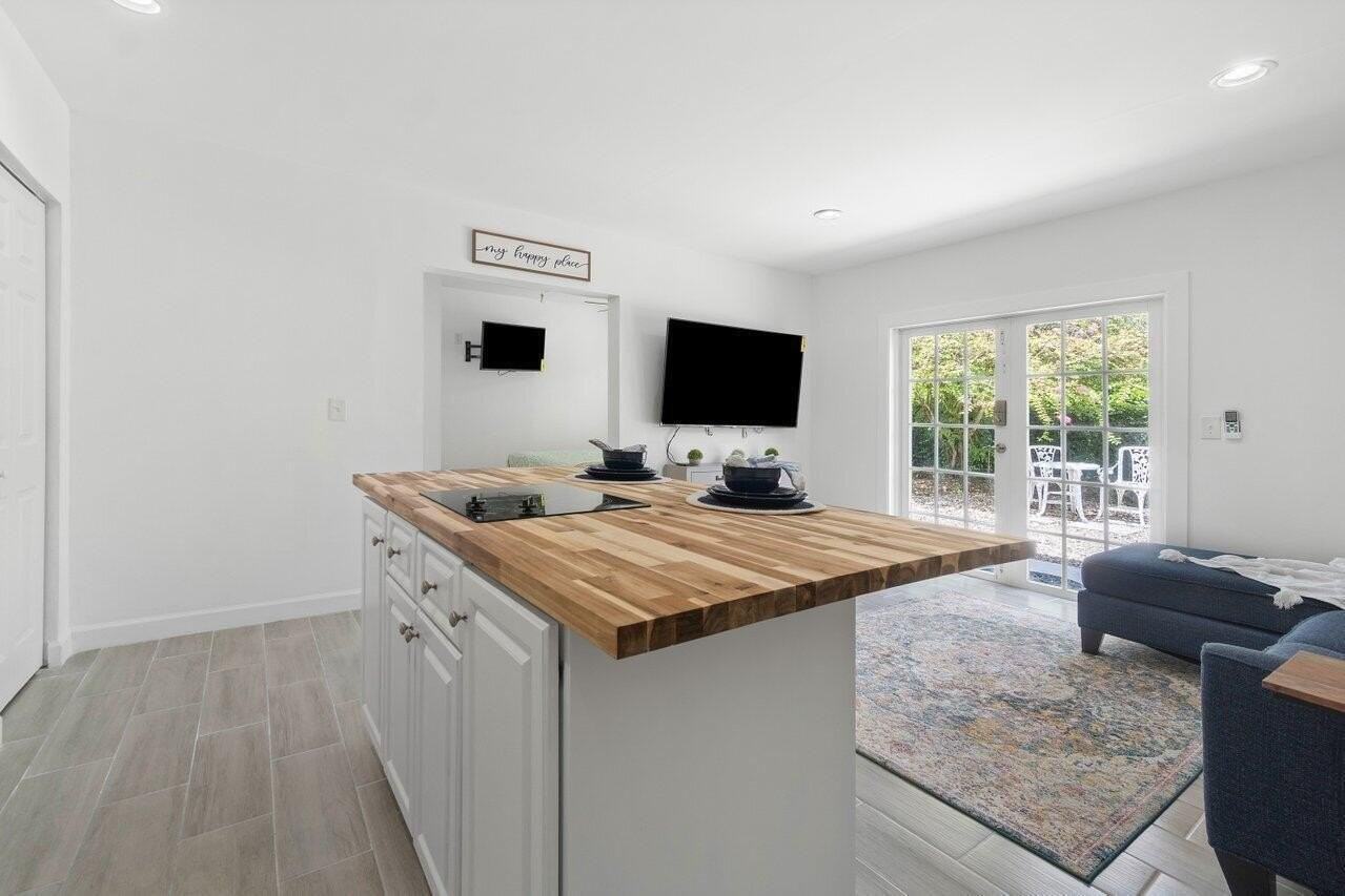 1190 Sachem Head Ter - Photo 6 of 18