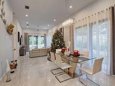 2525 Oceanview Ave - Photo 3 of 12