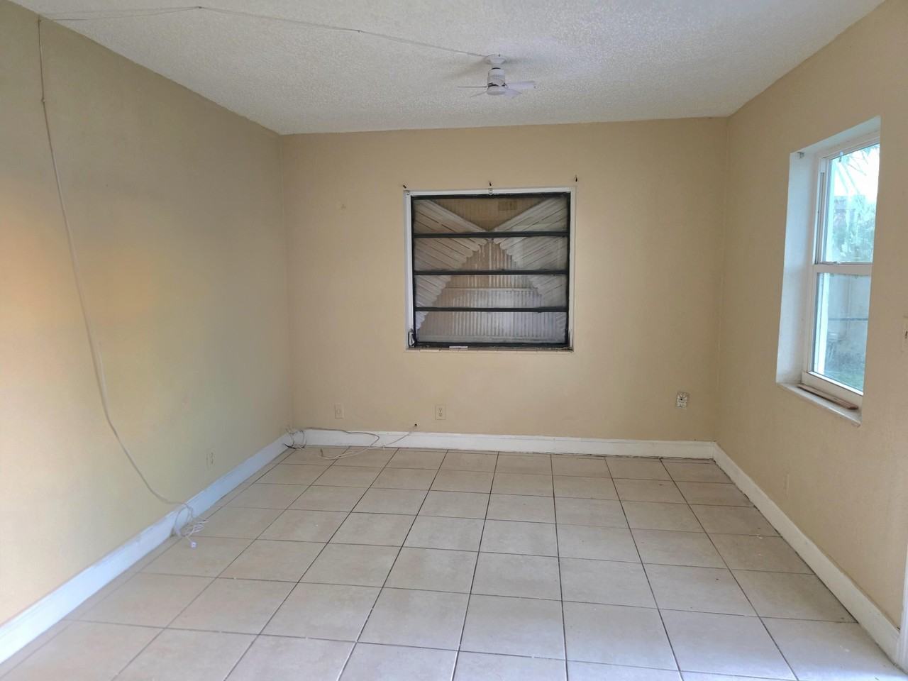 1711 Lauderdale Manor Dr - Photo 3 of 18