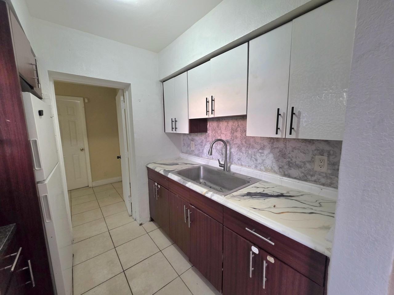 1711 Lauderdale Manor Dr - Photo 5 of 18