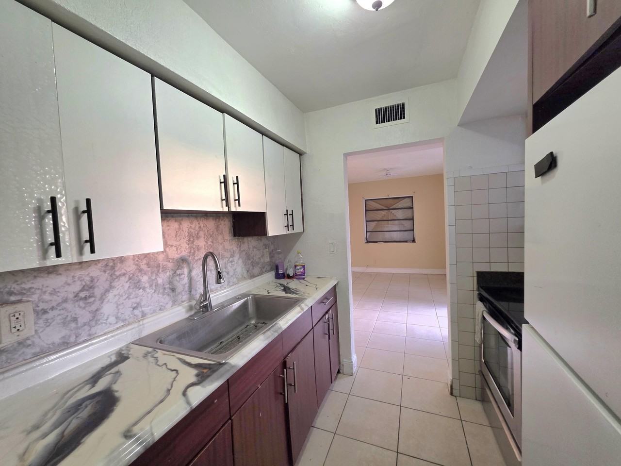 1711 Lauderdale Manor Dr - Photo 6 of 18