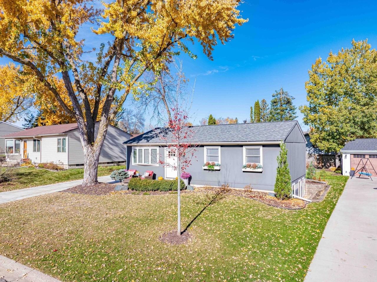 112514 Washington Ln - Photo 3 of 50