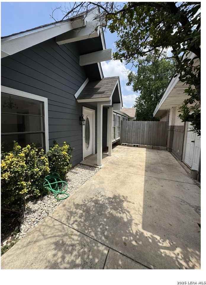 9611 Simplicity Dr - Photo 4 of 16