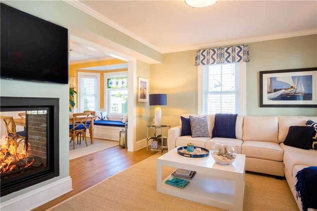 21 Lee Ave - Photo 3 of 42