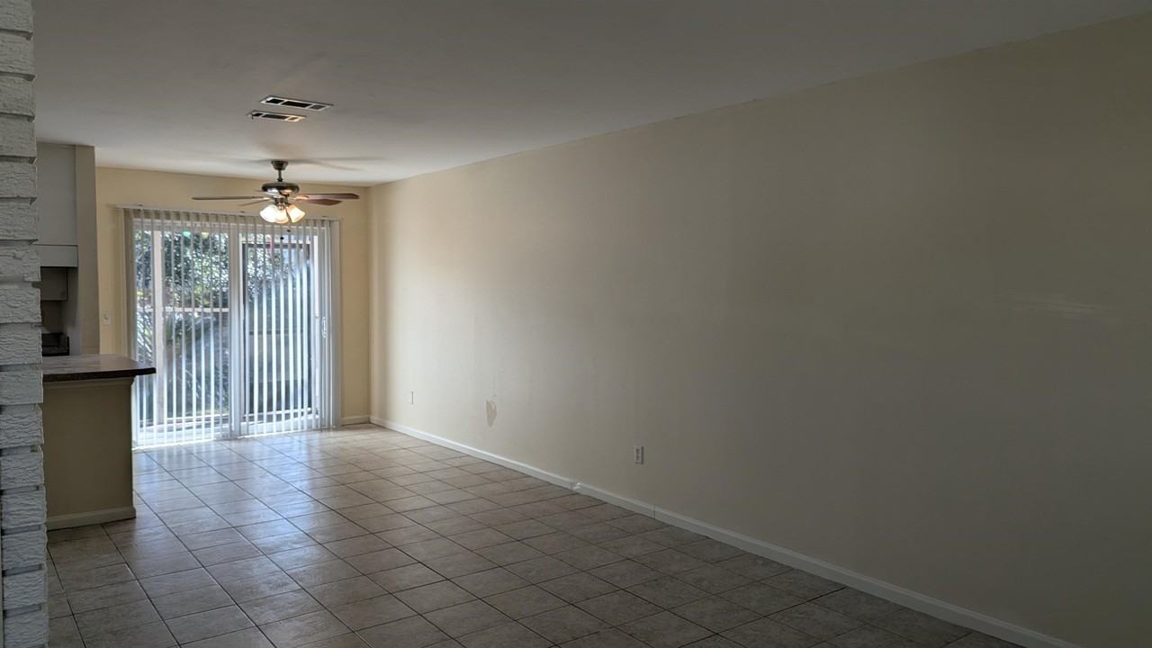 597 Plymouth Ct - Photo 5 of 18