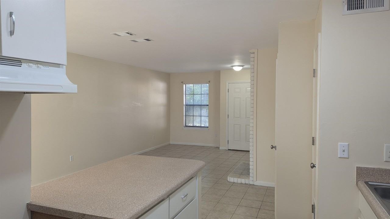 597 Plymouth Ct - Photo 6 of 18