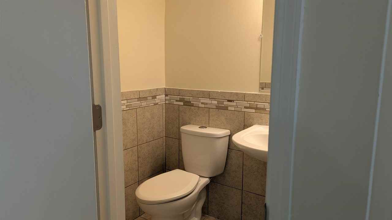 597 Plymouth Ct - Photo 7 of 18