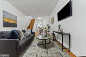 featured image of 914 N Milton Ave