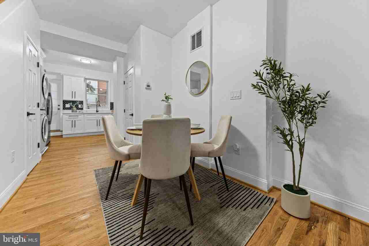 914 N Milton Ave - Photo 4 of 31