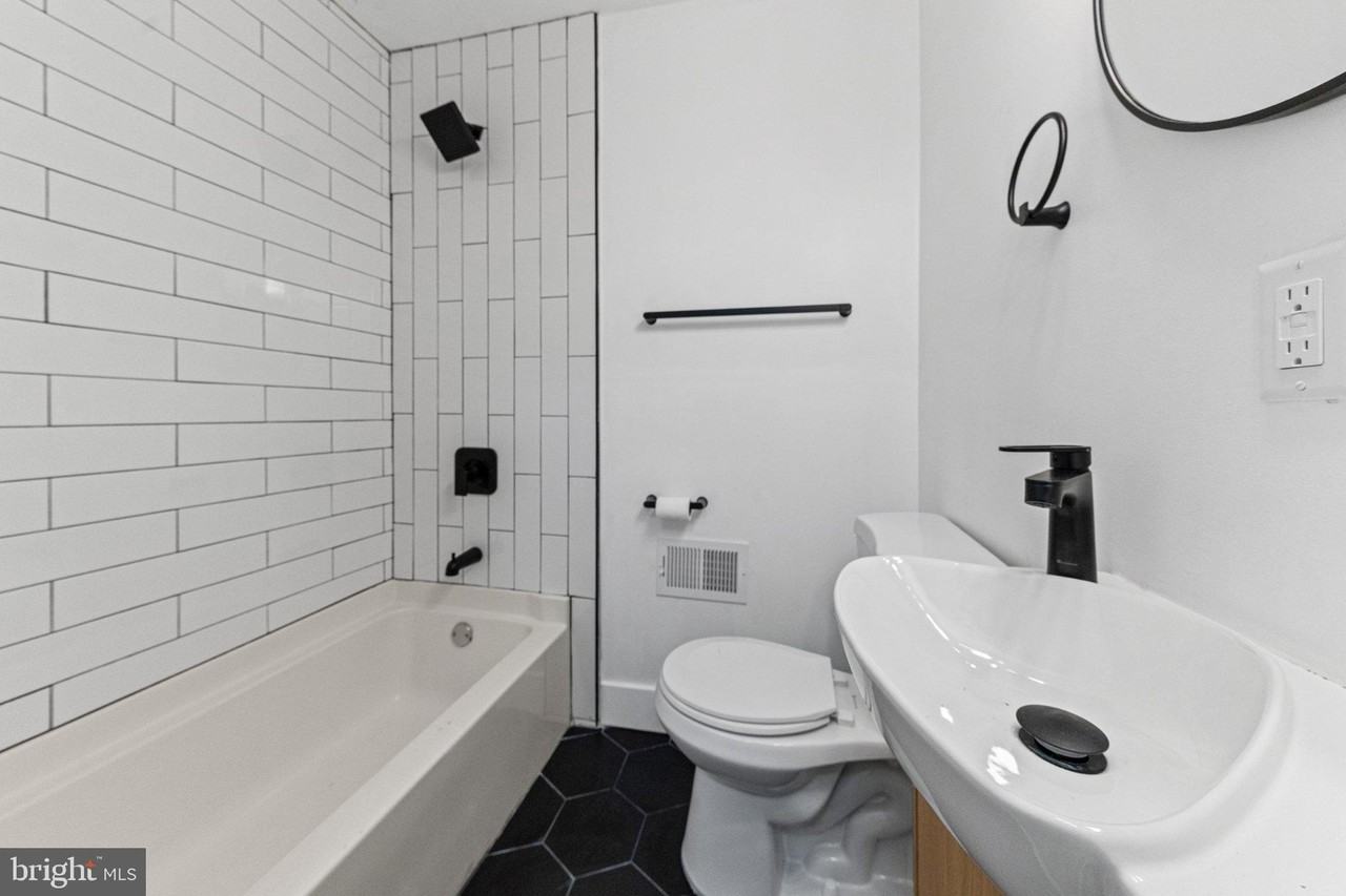 914 N Milton Ave - Photo 6 of 31