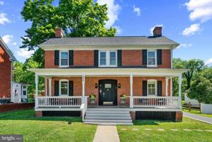 featured image of 6822 Buckingham Ln