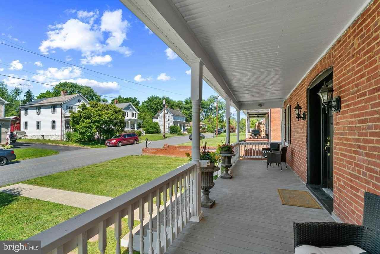 6822 Buckingham Ln - Photo 5 of 31