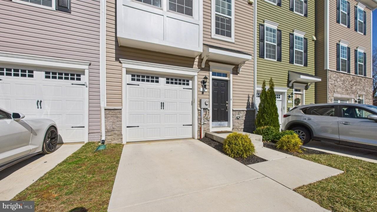 32 Chester Ct - Photo 2 of 49