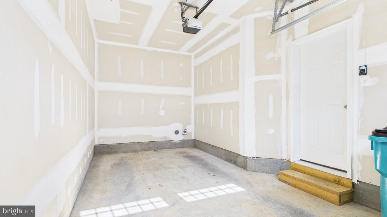 32 Chester Ct - Photo 5 of 49