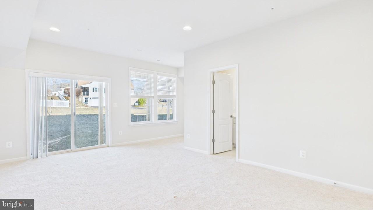 32 Chester Ct - Photo 7 of 49