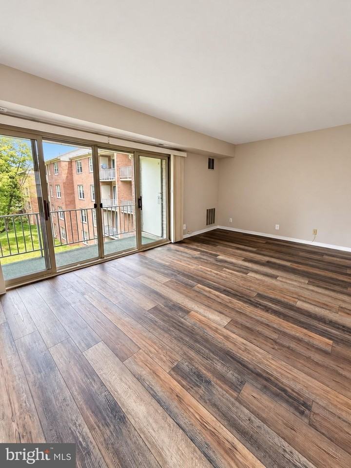 6032 Westchester Park Dr #6032-302 - Photo 4 of 12