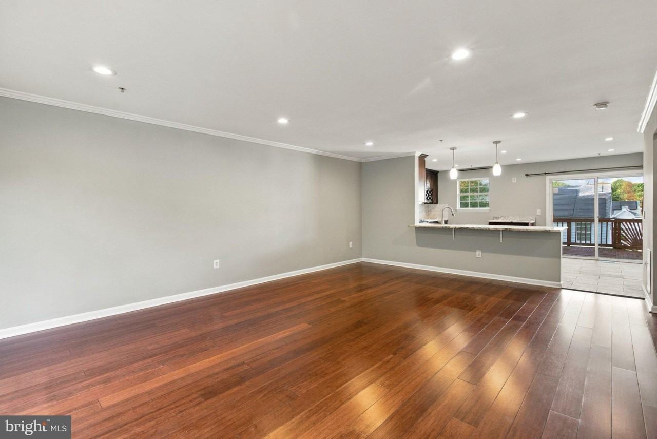10907 Daniel Sim Ct - Photo 3 of 30