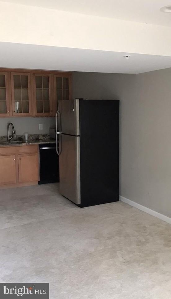 706 Rollins Ave - Photo 6 of 14