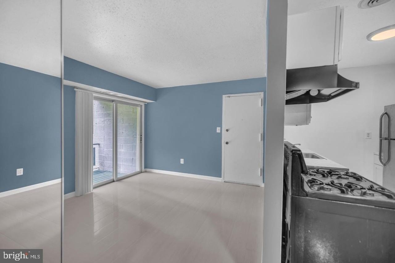 3009 Southern Ave #11 - Photo 5 of 20