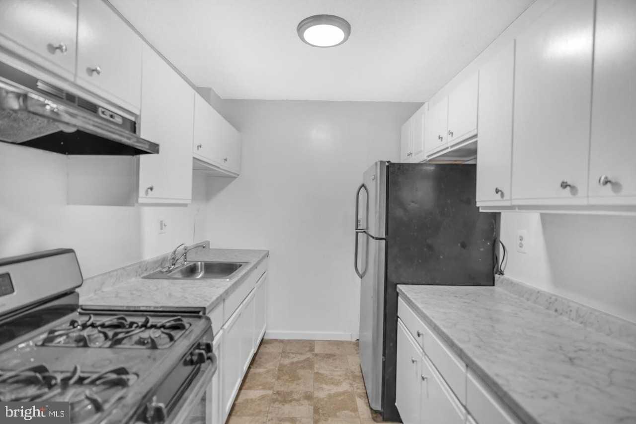 3009 Southern Ave #11 - Photo 6 of 20