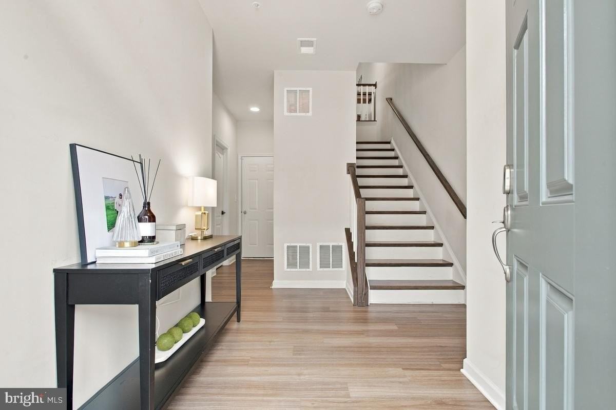 2653 Sierra Nevada Ave - Photo 3 of 27