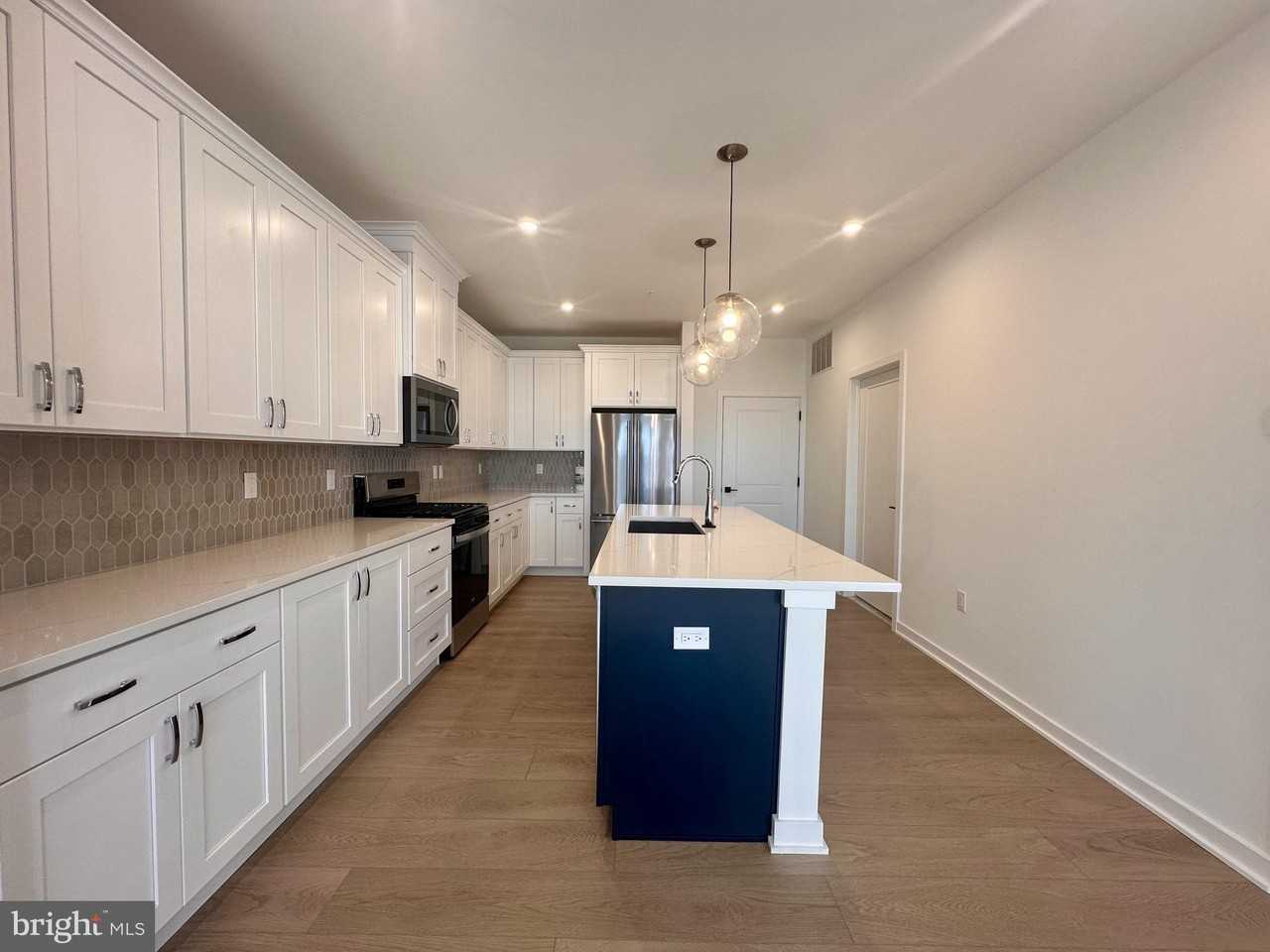 63 Park Ave - Photo 5 of 29