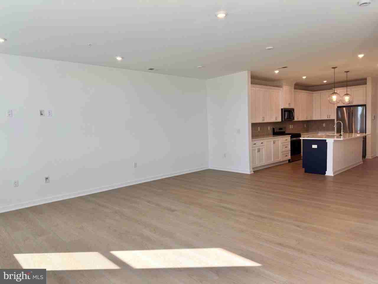 63 Park Ave - Photo 7 of 29