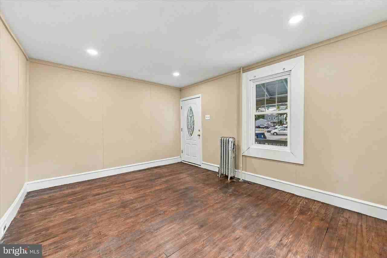 18 Spring St - Photo 4 of 23