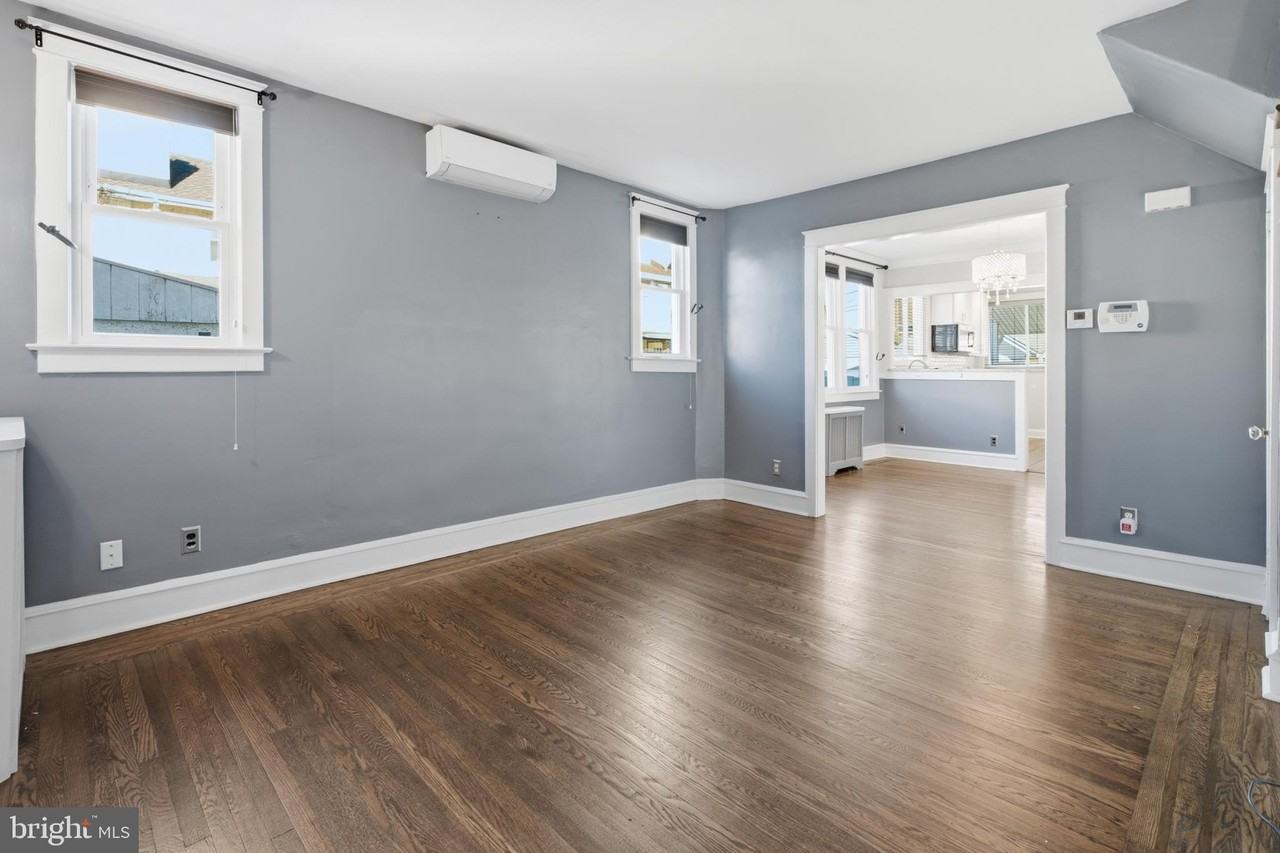 228 Stanley Ave - Photo 4 of 14