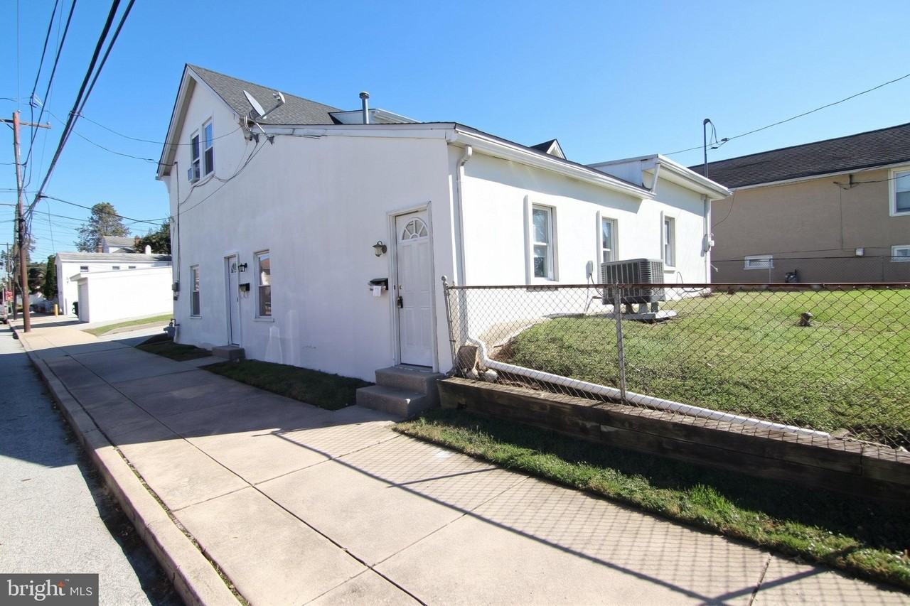 803 Forrest St #A - Photo 2 of 9