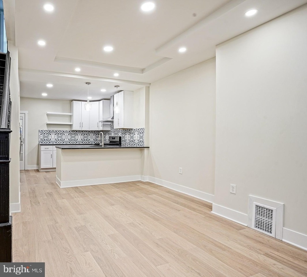 3040 N Water St - Photo 4 of 20