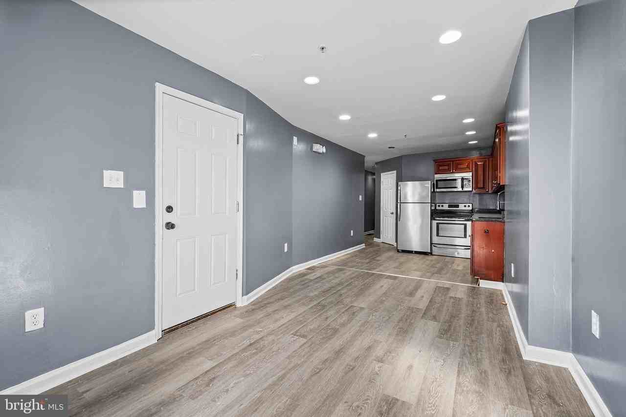 2144 N 18th St #1 - Photo 5 of 17