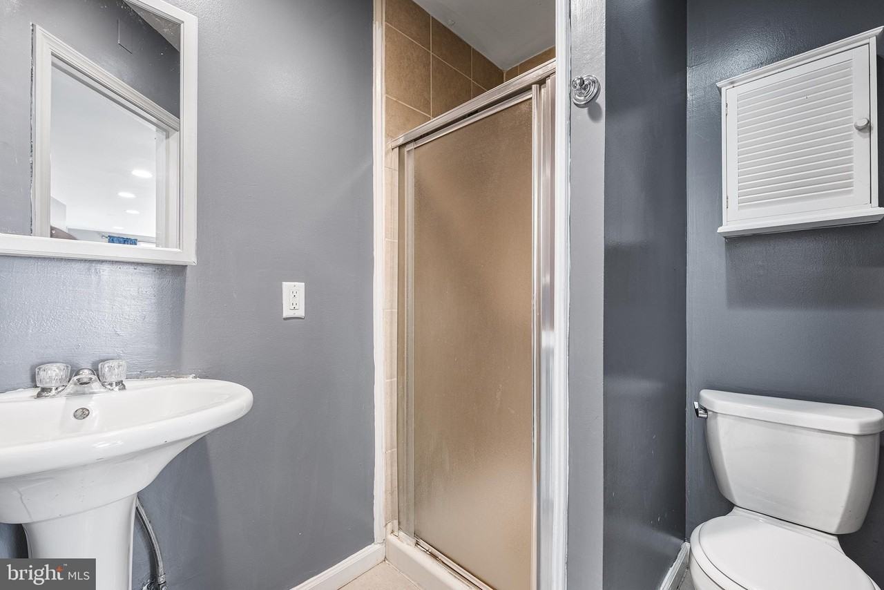2144 N 18th St #1 - Photo 6 of 17
