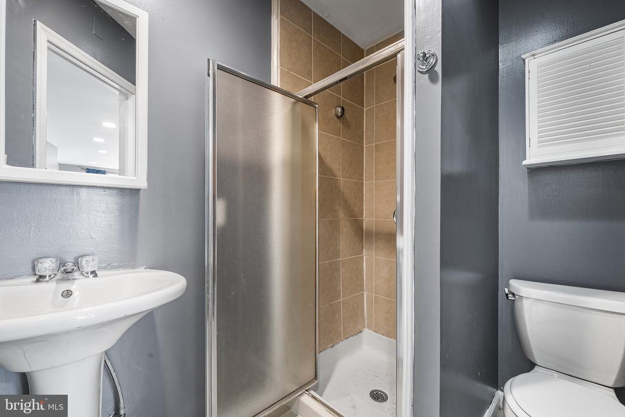 2144 N 18th St #1 - Photo 7 of 17