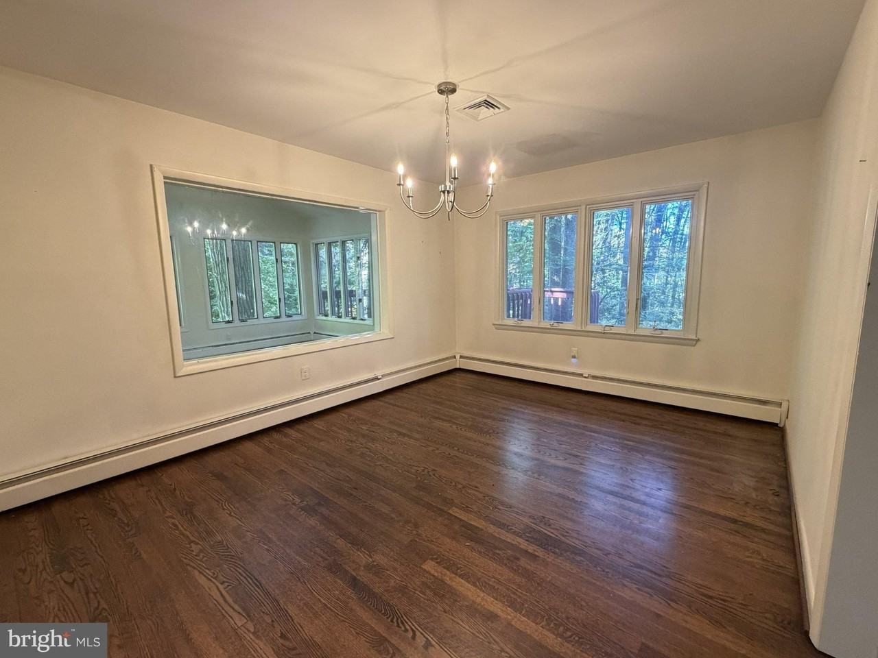 1424 Highwood Dr - Photo 4 of 8