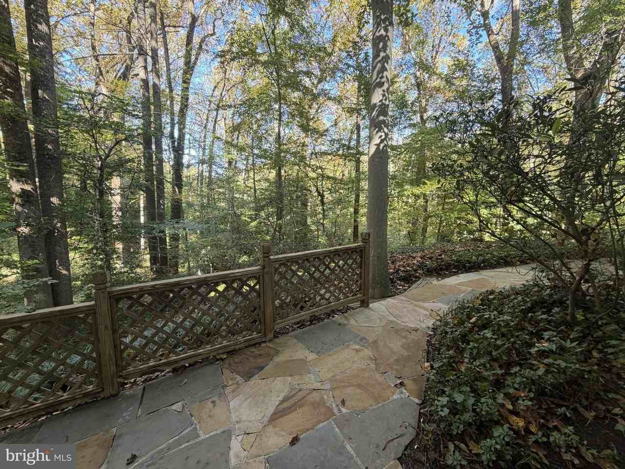 1424 Highwood Dr - Photo 7 of 8