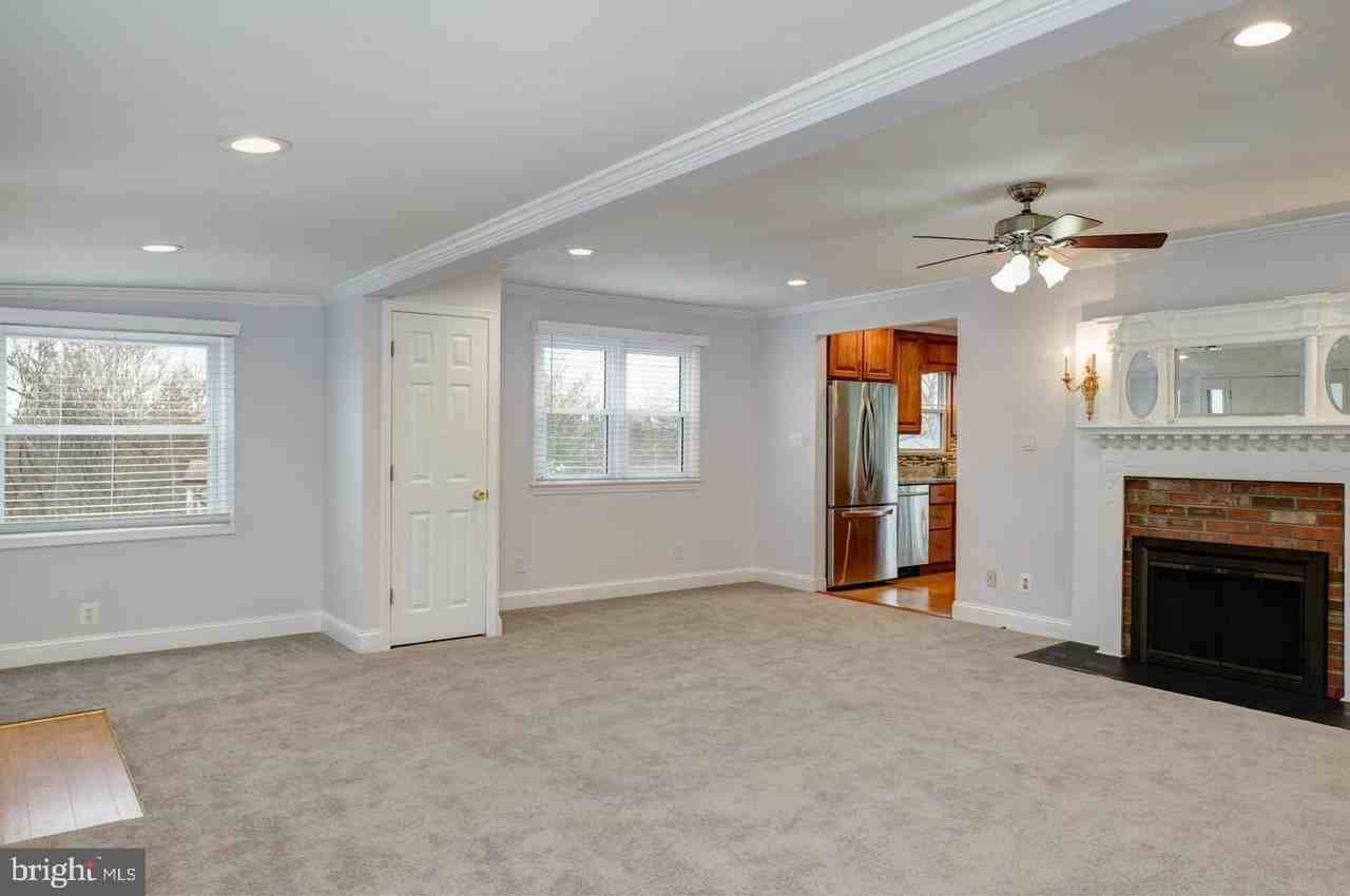 6819 Donahue Ct - Photo 2 of 34