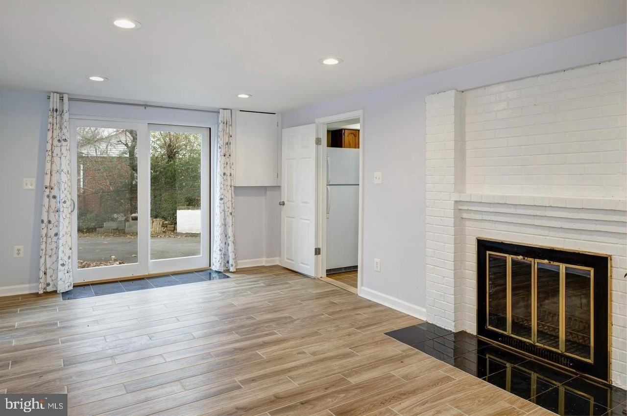 6819 Donahue Ct - Photo 4 of 34