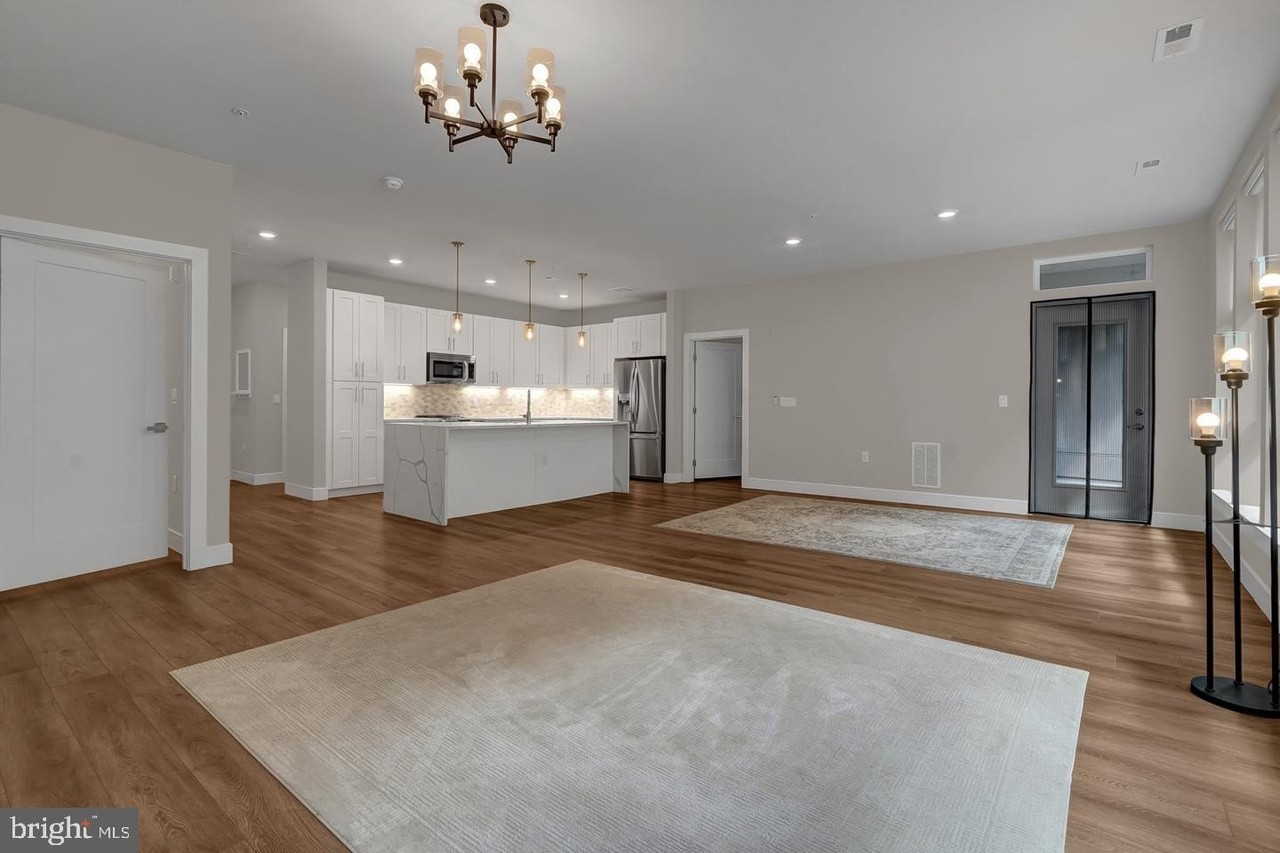1761 Old Meadow Rd #221 - Photo 6 of 40