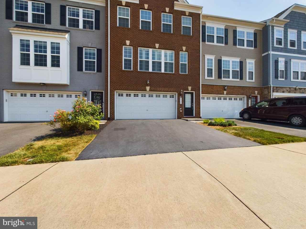 8924 Englewood Farms Dr - Photo 3 of 50
