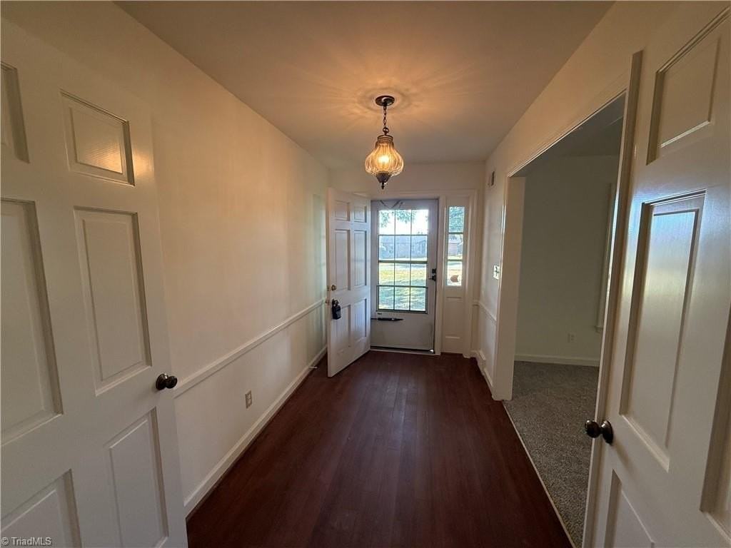 6911 Kenbridge Dr - Photo 5 of 15