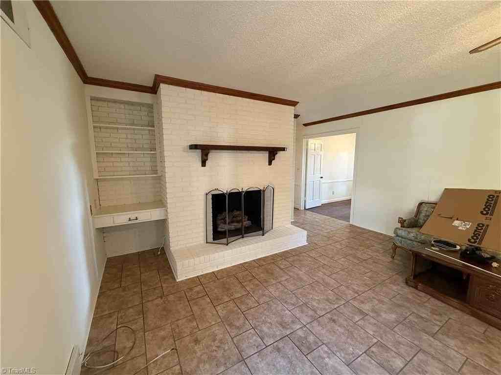 6911 Kenbridge Dr - Photo 7 of 15