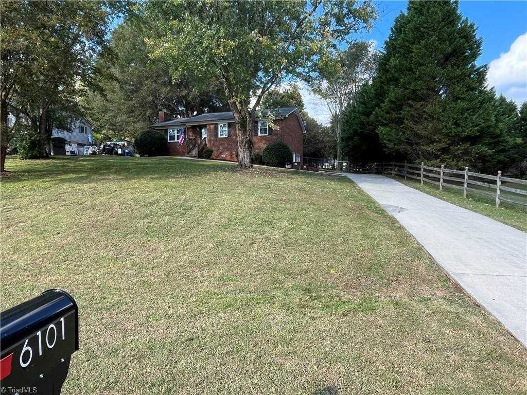 6101 Herinhut Rd - Photo 2 of 33