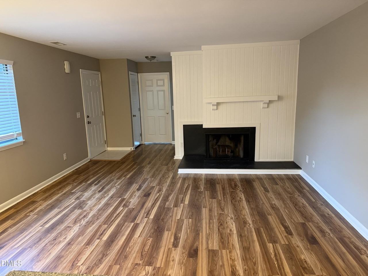 263 Summerwalk Cir - Photo 2 of 4