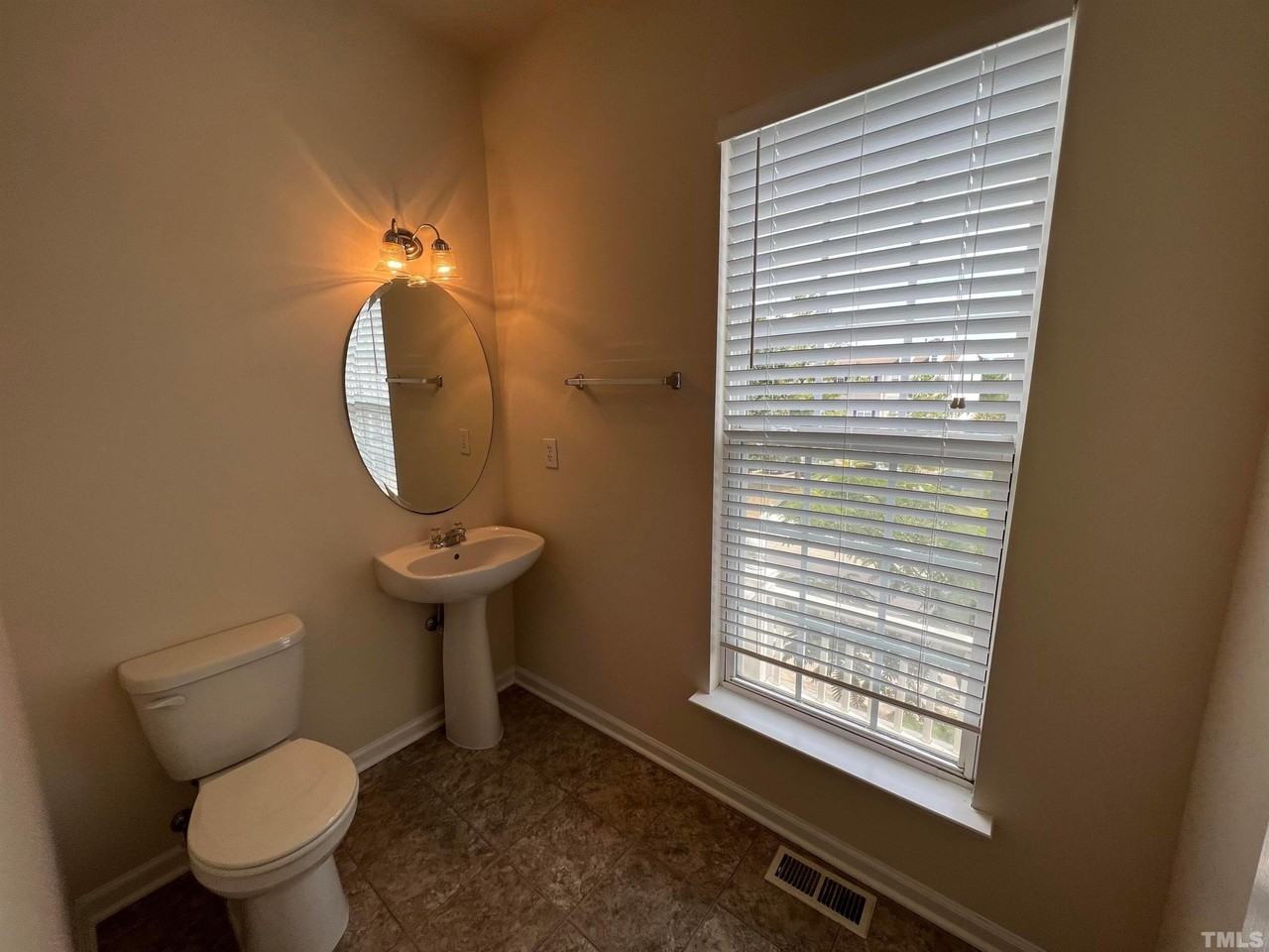 206 Great Ridge Ct - Photo 7 of 14